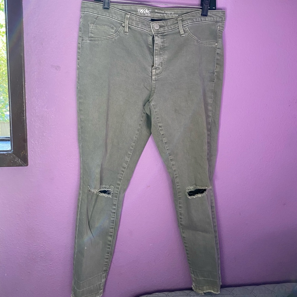Mid rise jeans